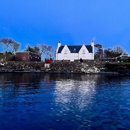 Carnmhor, Isle Of Skye - Stunning 242 Year Old Cottage On Its Own Sea Shore! Breakish Exterior photo