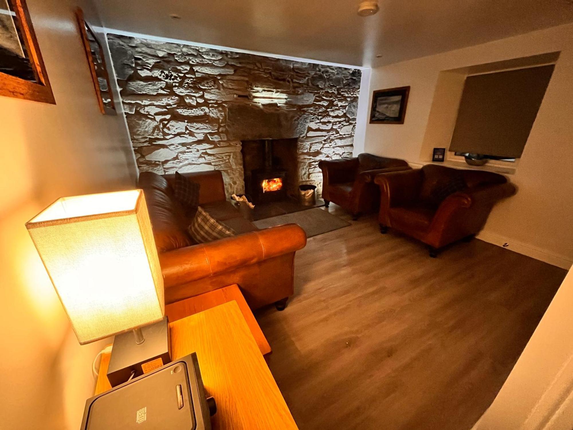 Carnmhor, Isle Of Skye - Stunning 242 Year Old Cottage On Its Own Sea Shore! Breakish Exterior photo