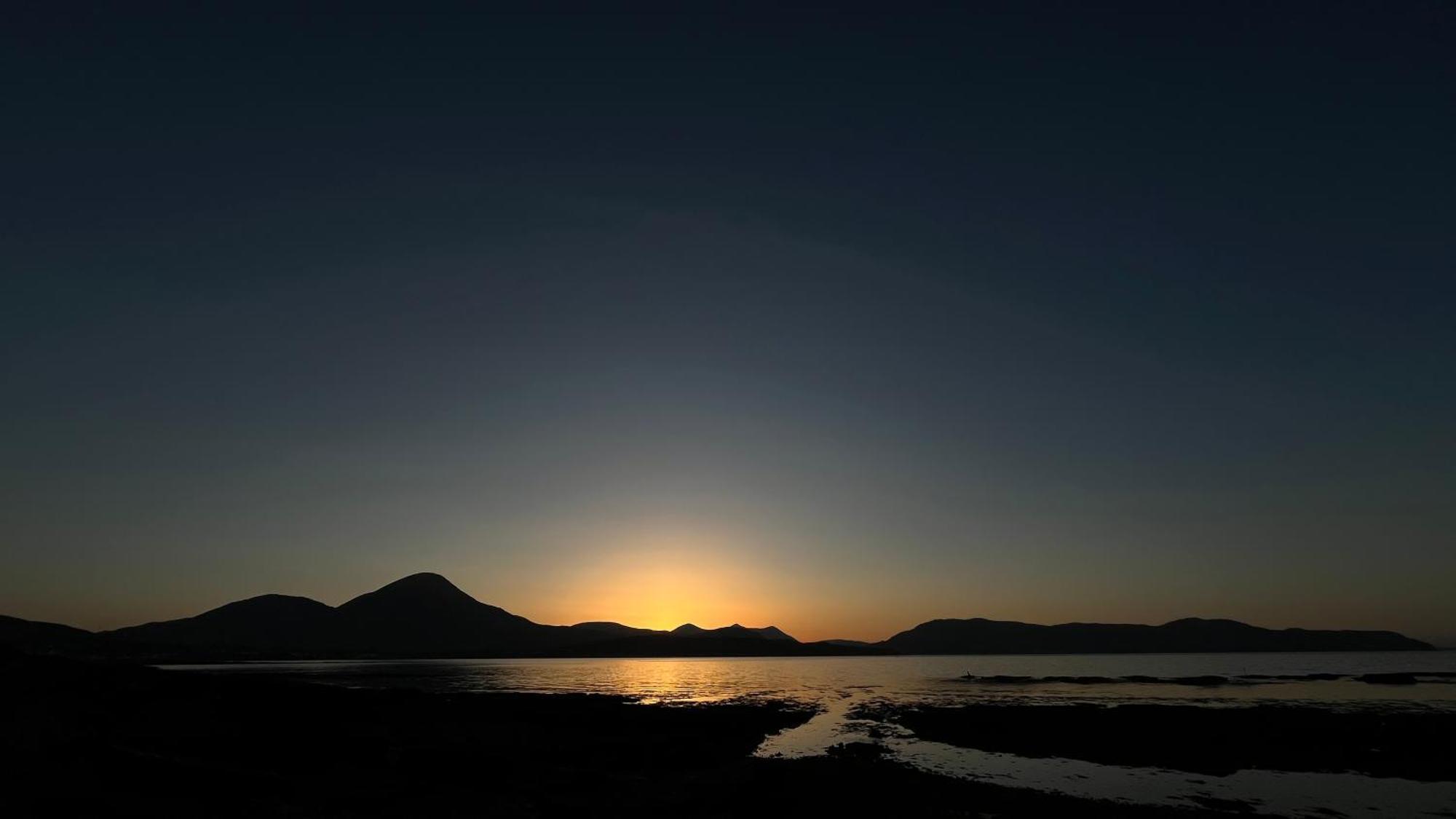 Carnmhor, Isle Of Skye - Stunning 242 Year Old Cottage On Its Own Sea Shore! Breakish Exterior photo